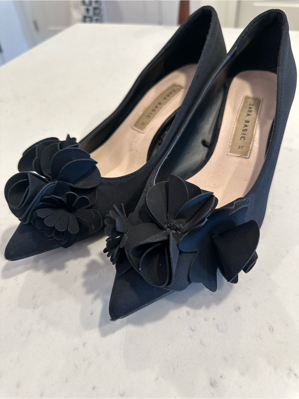 Zara Black 3D Floral Kitten Heels Size 7.5 Formal Trendy Cocktail Evening